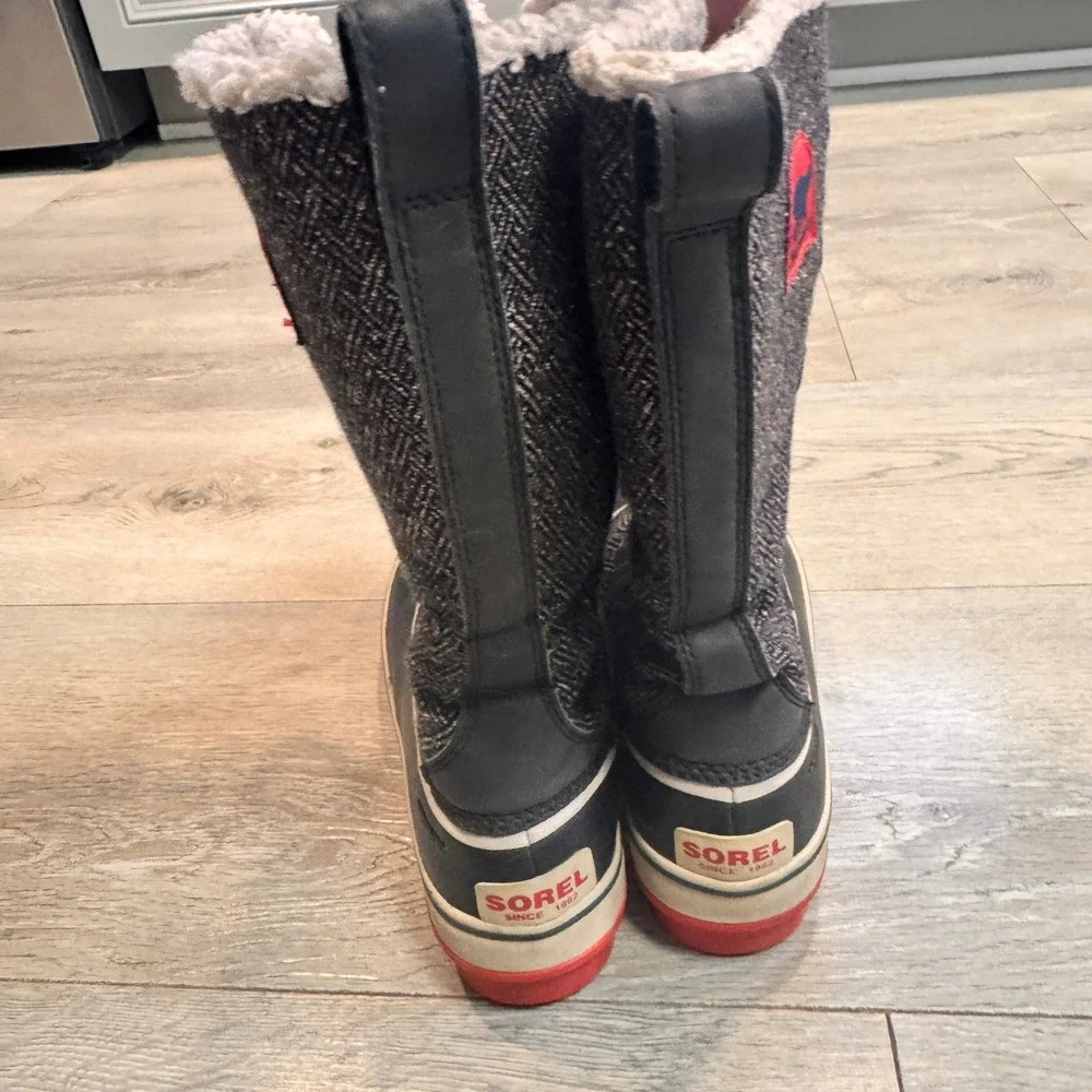 Sorel Tivoli High Nocturnal Winter Snow Boots Waterproof Lined Warm Size 6.5‎